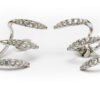 Boucles d’oreilles Diamora en argent sterling 925, ornées de zirconiums étincelants formant des courbes délicates. Un design sophistiqué et moderne, parfait pour sublimer vos tenues avec élégance et éclat.